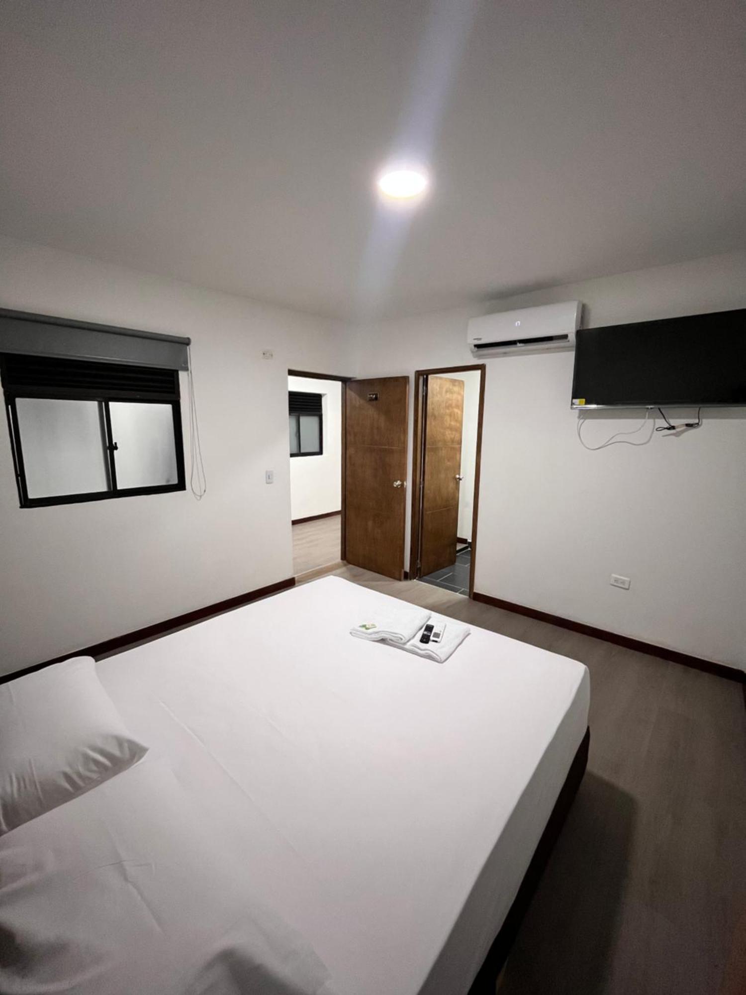 Hotel Gallery By 70 メデジン エクステリア 写真